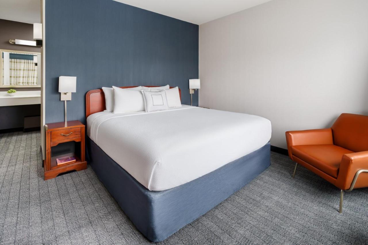 Готель Courtyard By Marriott Sacramento Фолсом Екстер'єр фото
