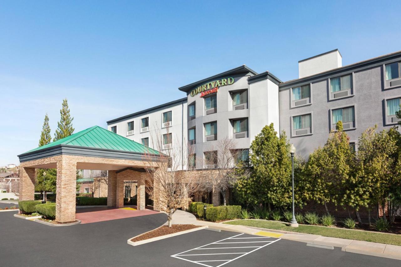 Готель Courtyard By Marriott Sacramento Фолсом Екстер'єр фото