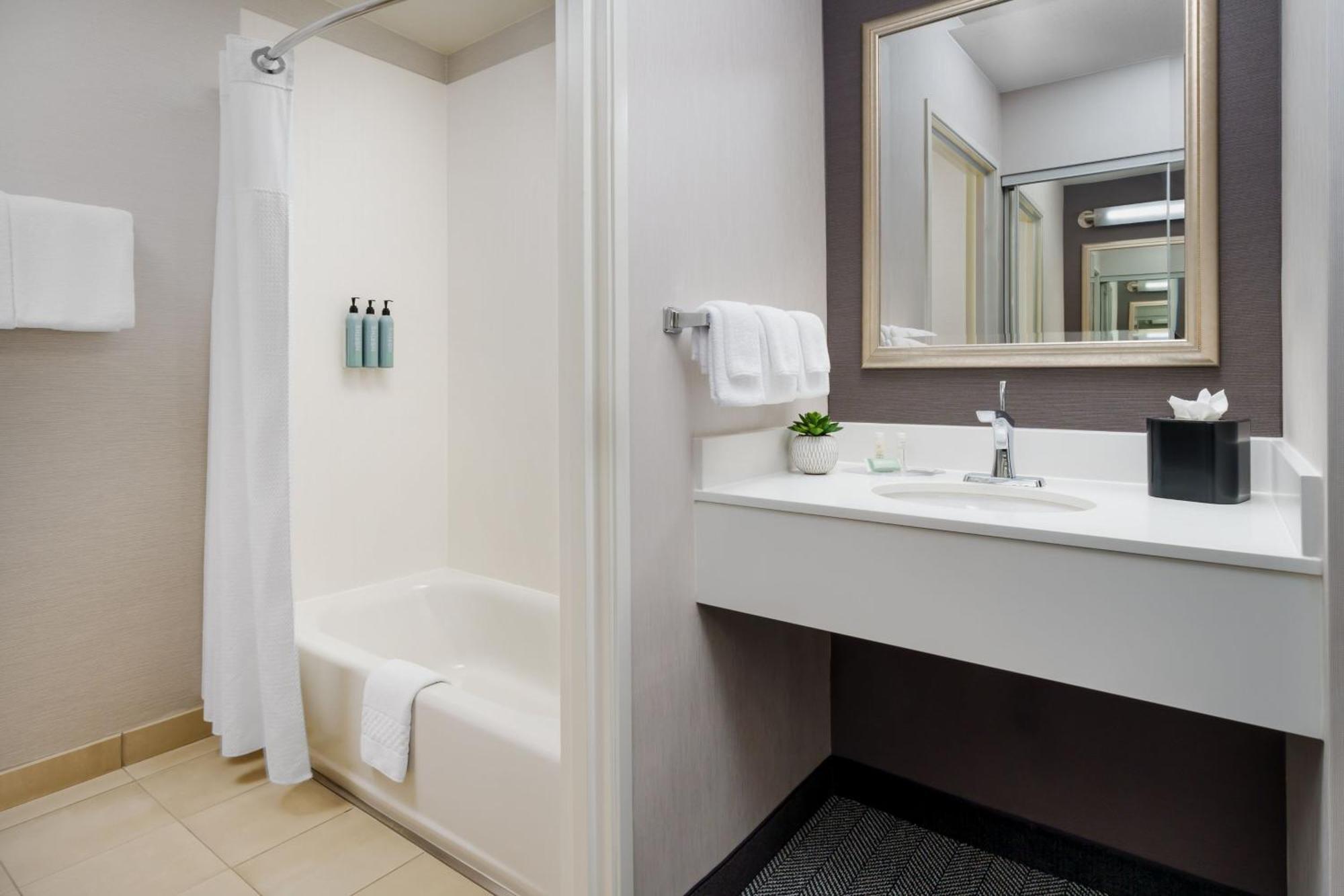 Готель Courtyard By Marriott Sacramento Фолсом Екстер'єр фото