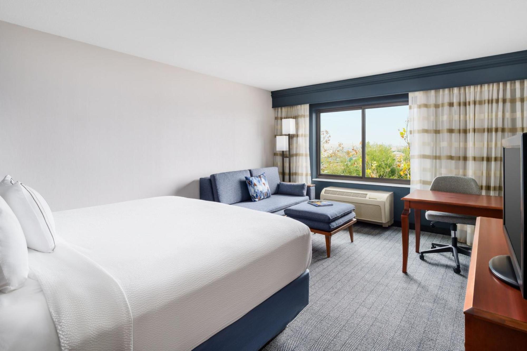 Готель Courtyard By Marriott Sacramento Фолсом Екстер'єр фото