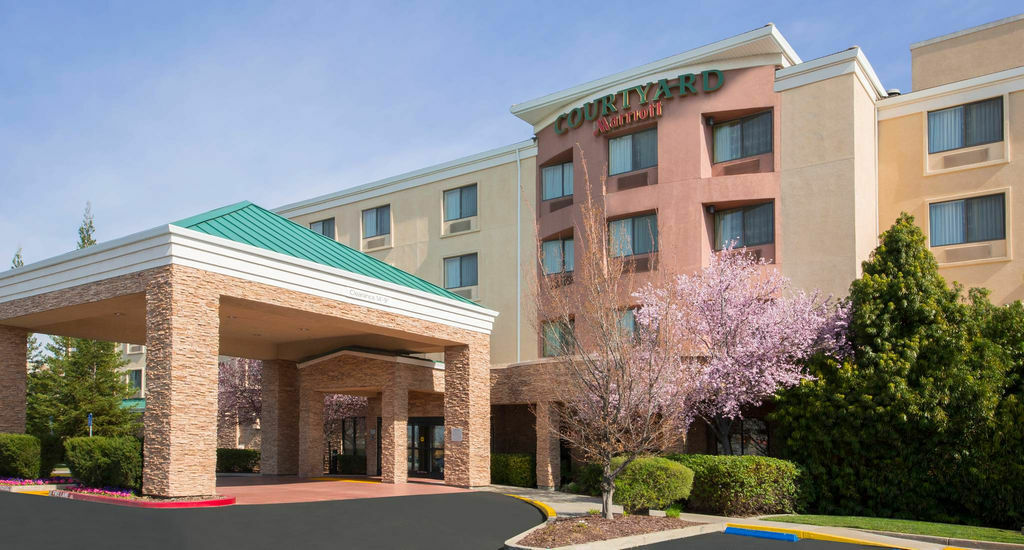 Готель Courtyard By Marriott Sacramento Фолсом Екстер'єр фото